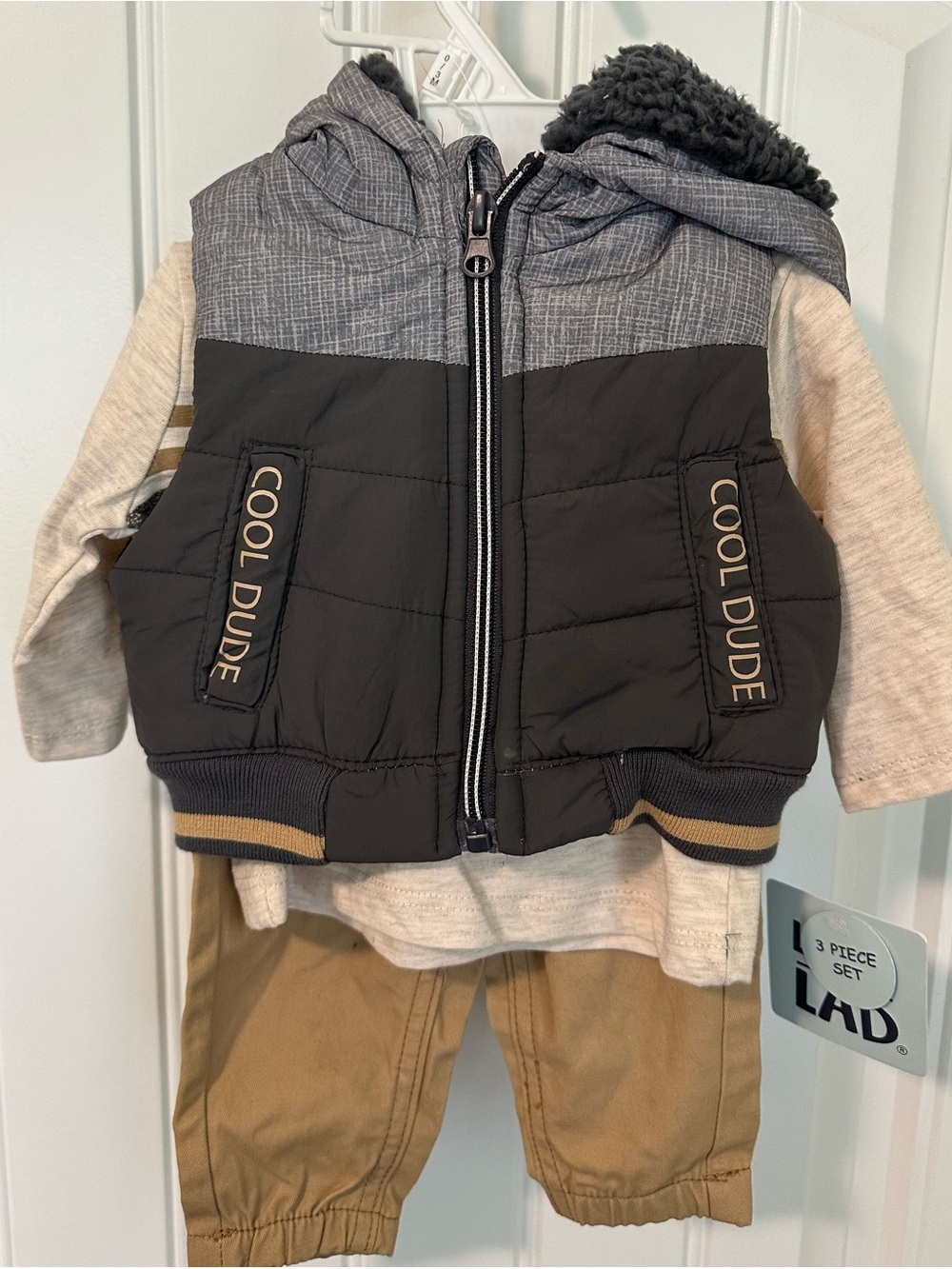 Little Lad Hooded Puffer Vest & Henley Tee Set - Black, Gray, Tan